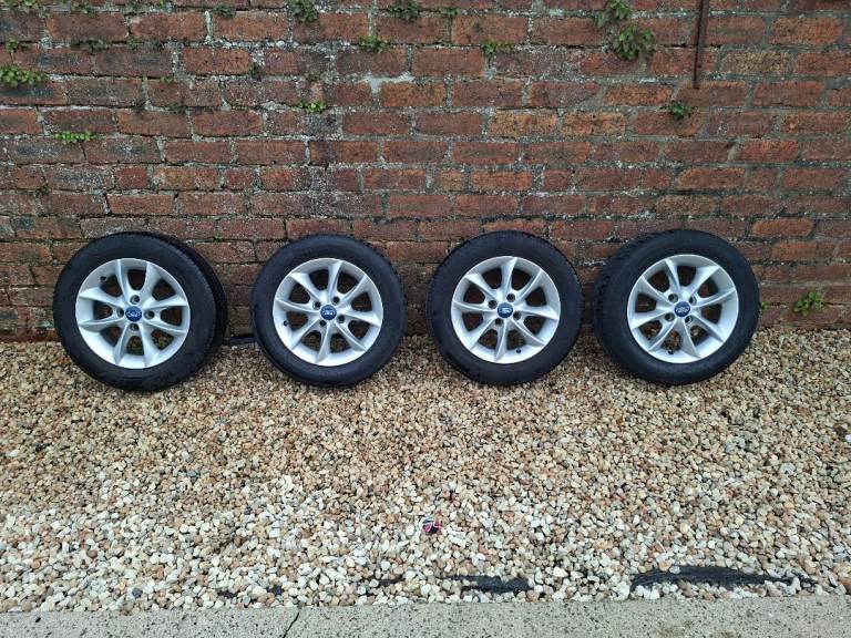 Ford KA alloy wheels and tyres 14" Good tyres