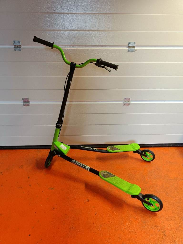 Kids swing scooter 