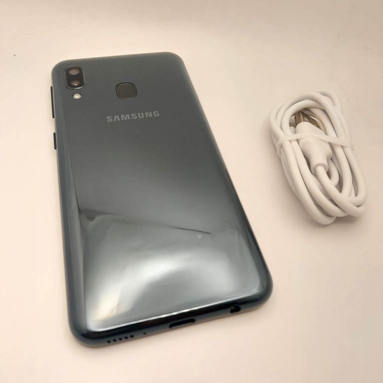 Samsung Galaxy A20e 32GB Black Unlocked  Dual Sim - Excellent condition