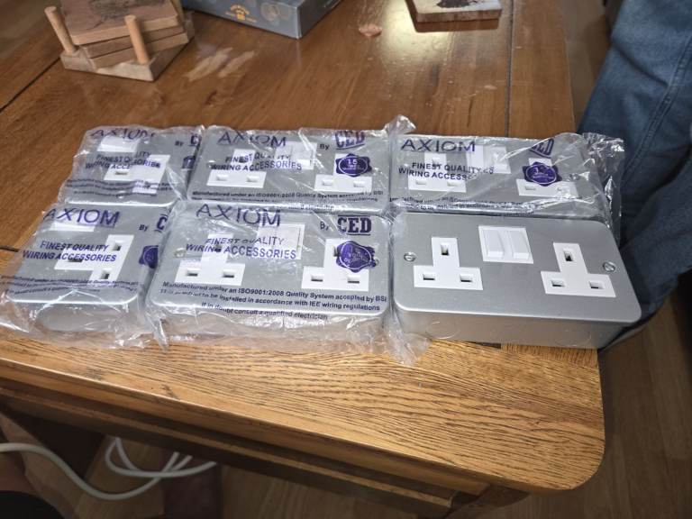 Axiom Double Gang & SINGLE Sockets – New, Unused