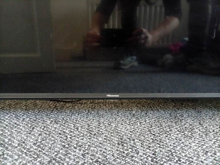55" Hisense Smart TV – Black, spares or repairs
