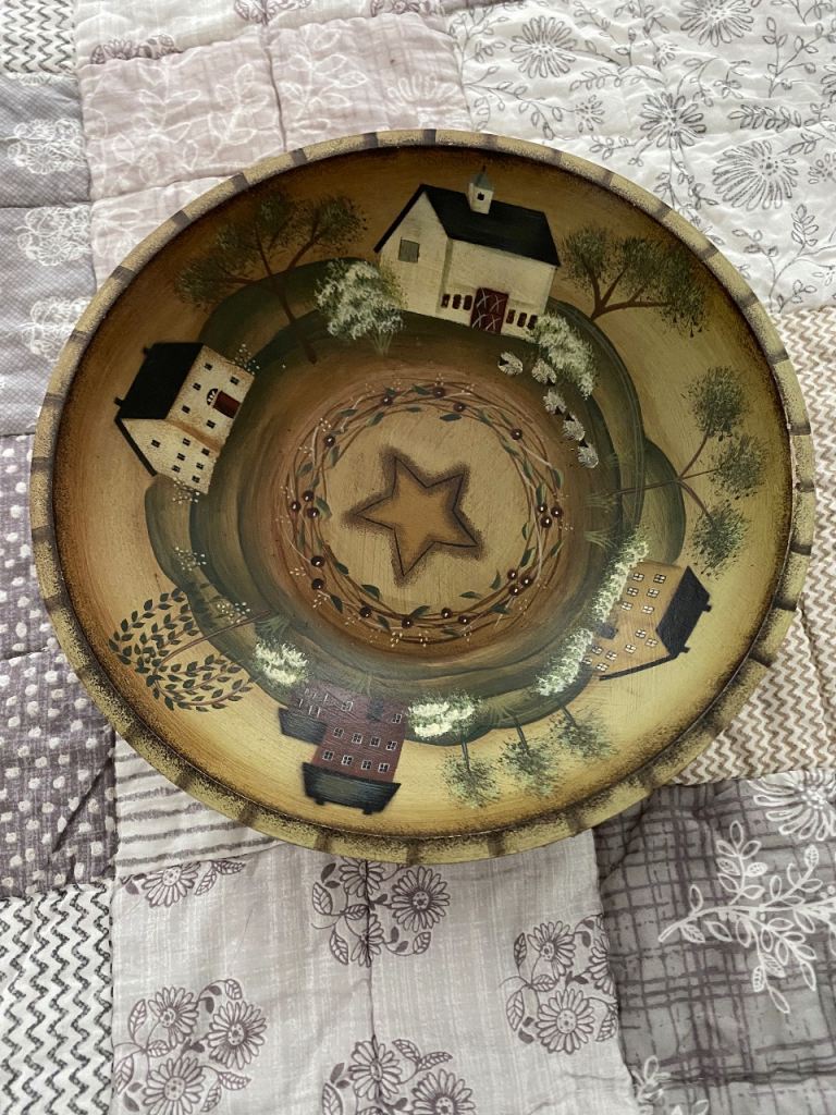 Rustic Shaker Americana folk art painted wooden bowl - excellent condition.