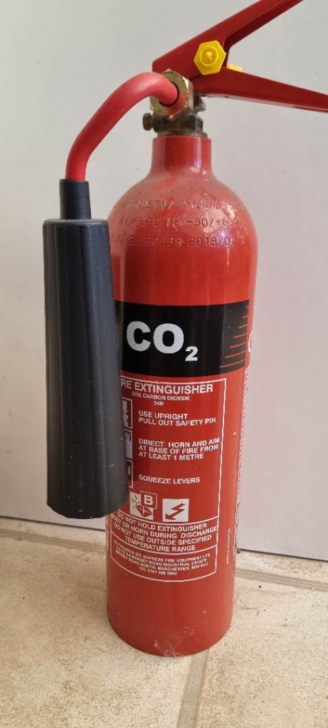 Co2 - FOAM and WATER  set fire extinguisher
