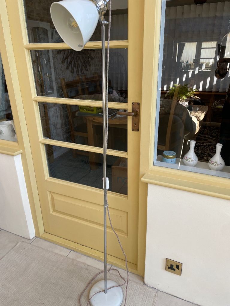 Tall floor lamp 