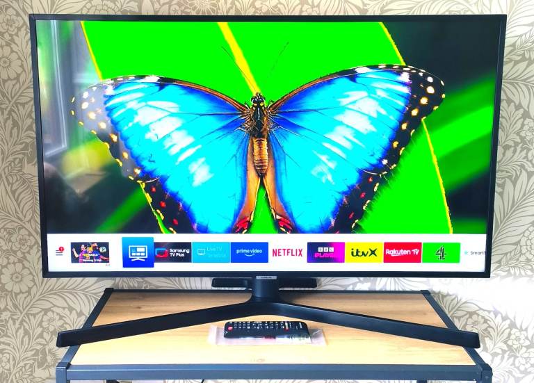 Samsung 43" inch 4K Ultra UHD Crystal HDR10+ SMART TV UE43NU7400 