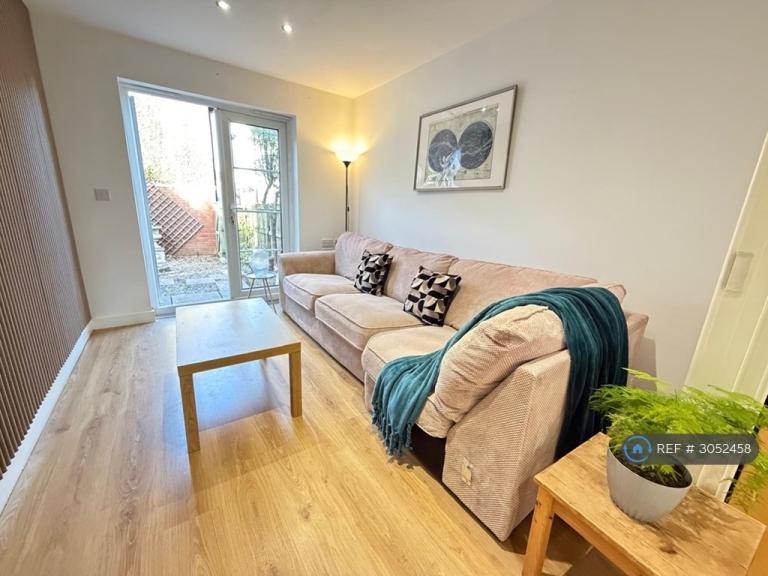 5 bedroom house in Bartholomews Square, Bristol, BS7 (5 bed) (#3052458)