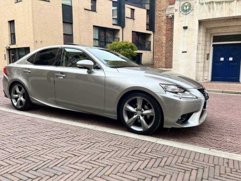 Lexus IS 300h