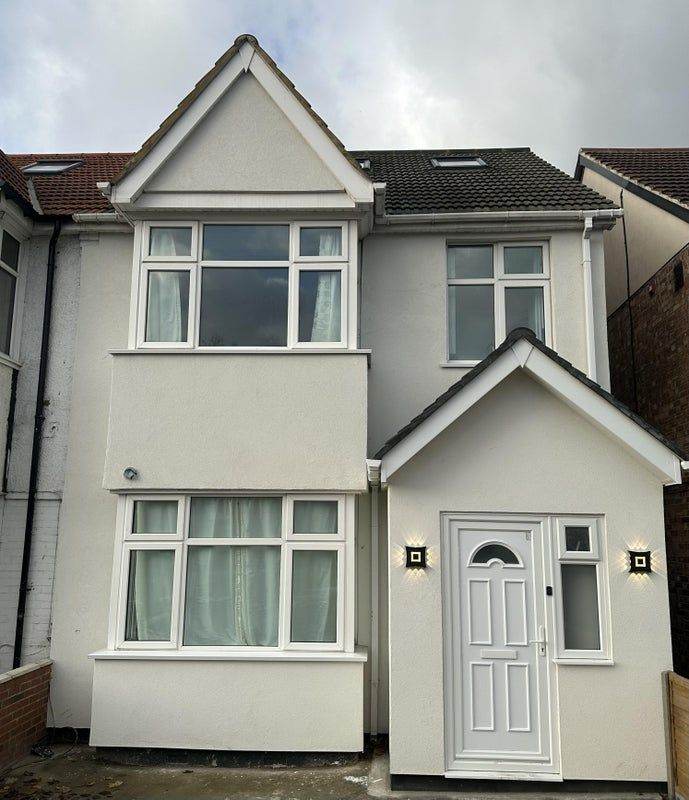 Premium Ensuite Room with Kitchenette - Hounslow West, Garden Access