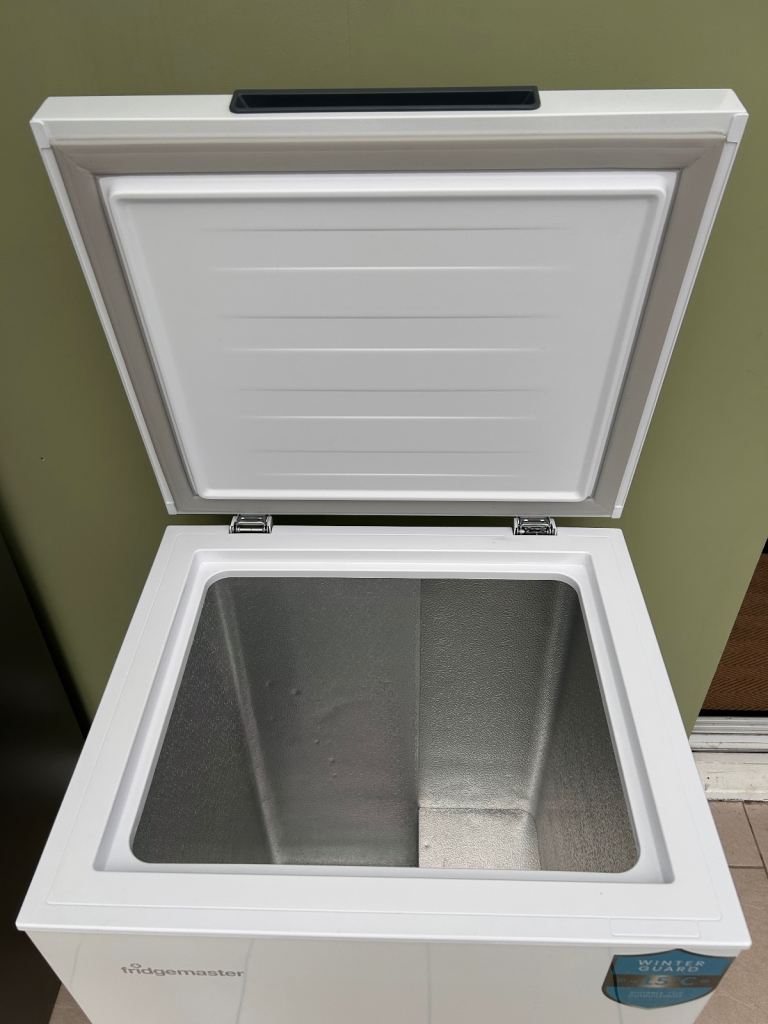 Fridgemaster White Chest Freezer - Excellent Condition