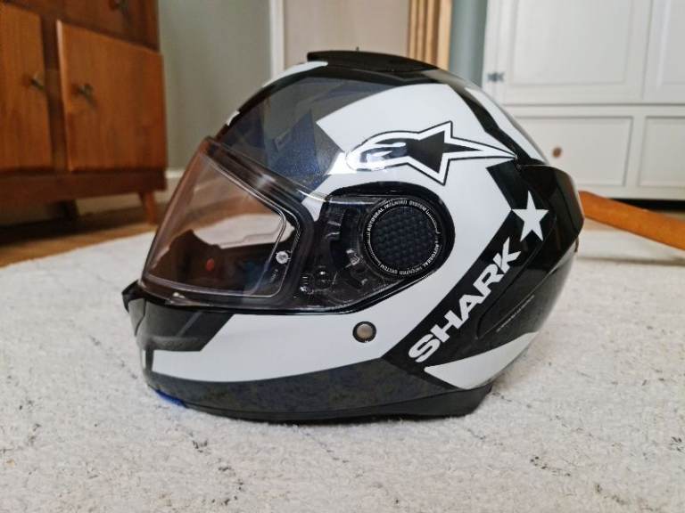 Shark Spartan DROZE Motorbike Motorcycle Full Face  USED Helmet in Medium 