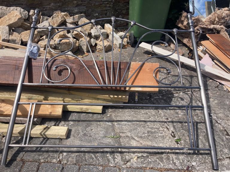 Headboard.