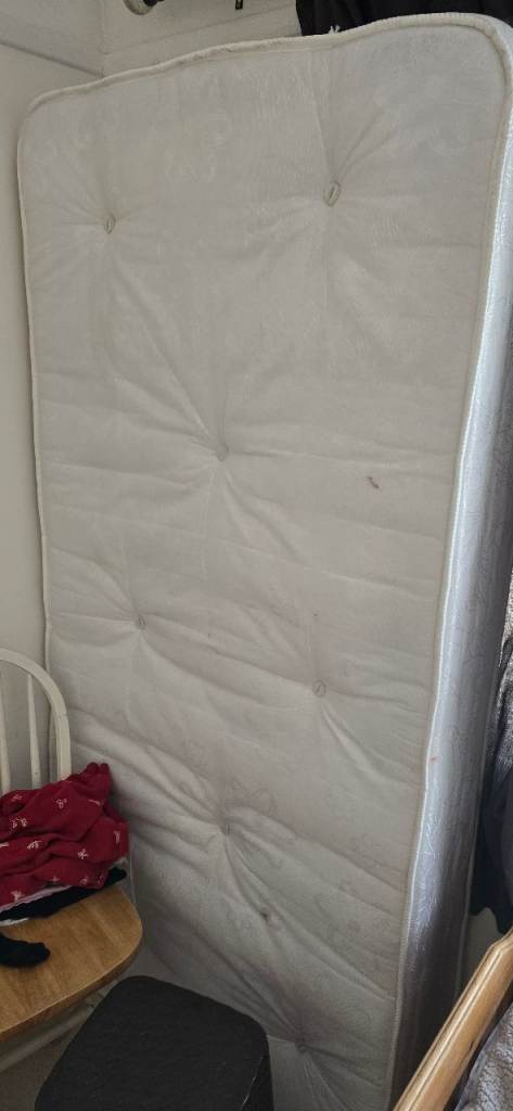 Single bed mattress in good condition 