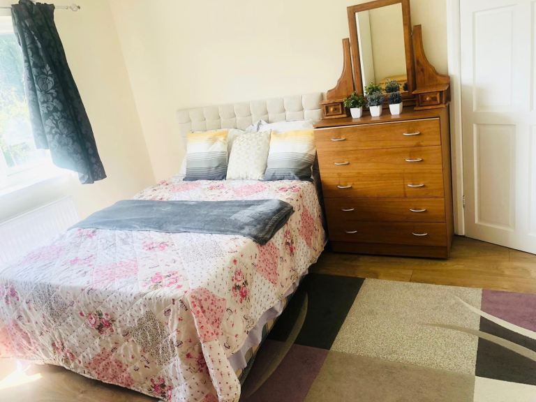 Spacious- Large Double Room