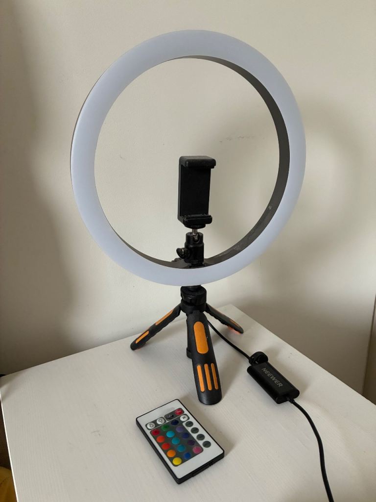 Ring Light with Tripod and Remote Control – Good Condition