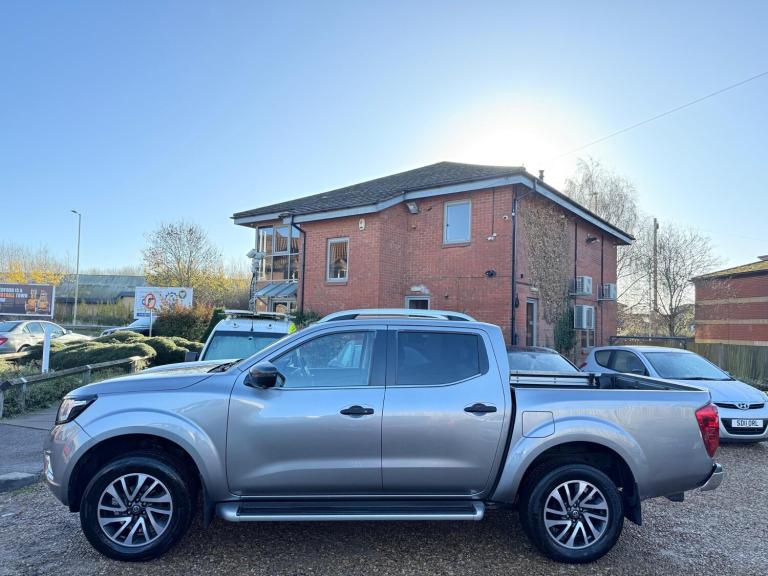 2016 Nissan Navara 2.3 dCi Tekna Auto 4WD Euro 5 4dr PICK UP Diesel Automatic