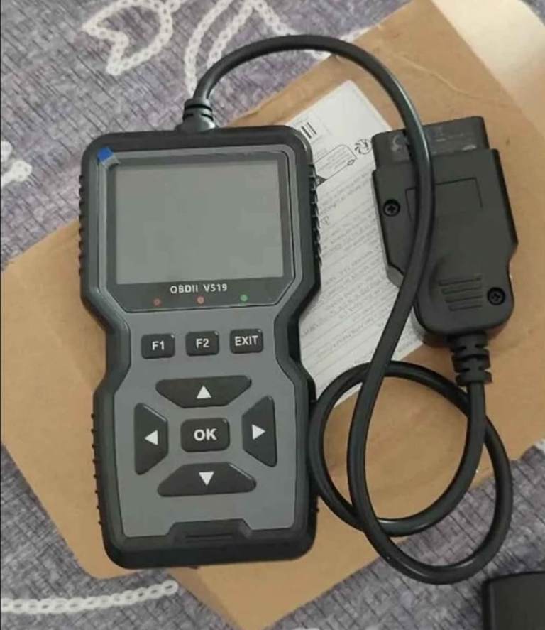 OBDII VEHICLE CODE READER/SCANNER 