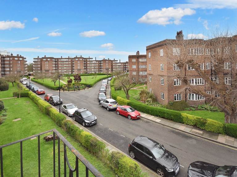 Two Bedroom Property to Rent in Chiswick Village (heating and hot water included)