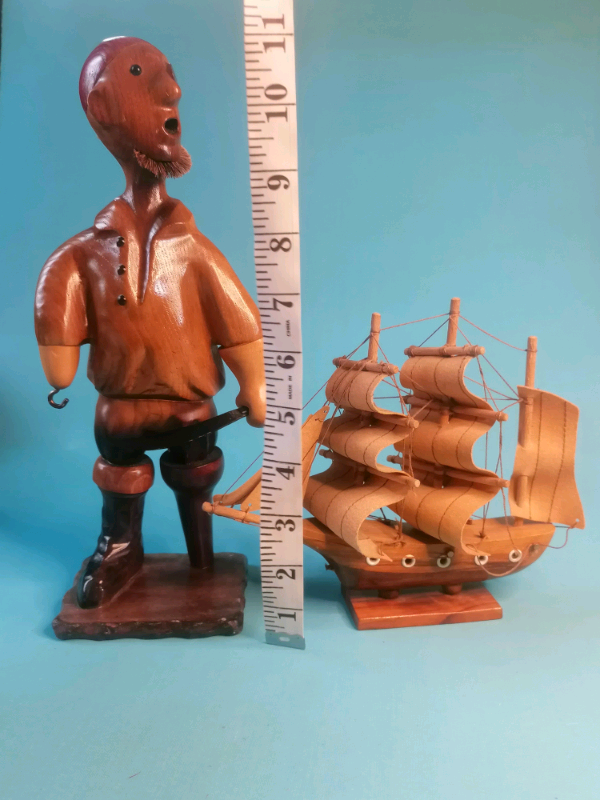 Vintage Figurine 11-inch Hand made in Italy Pirate,nice Figurine. 