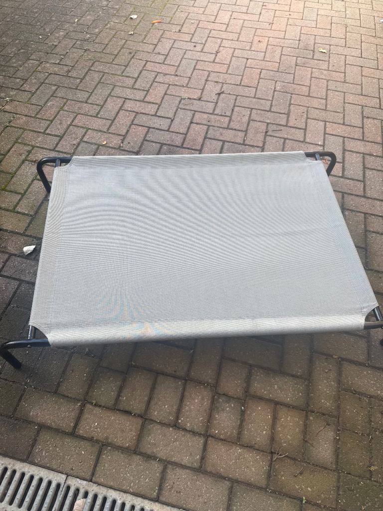 Dog trampoline bed 