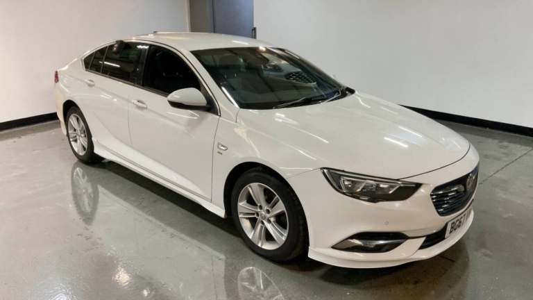2017 Vauxhall Insignia 1.6 Turbo D ecoTEC BlueInjection SRi VX Line Nav Hatchback Diesel Manual