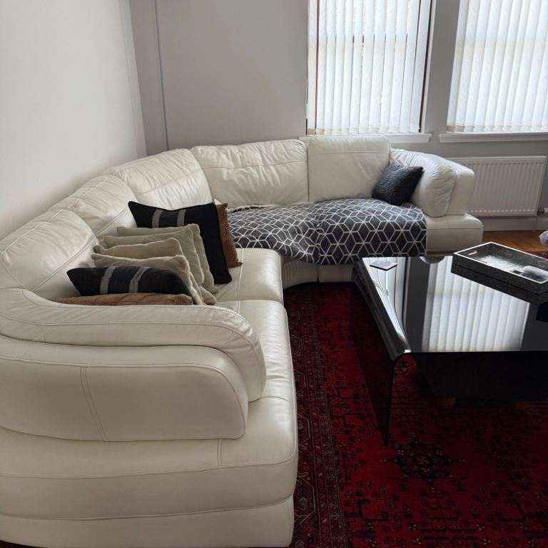 Gorgeous white leather corner sofa 