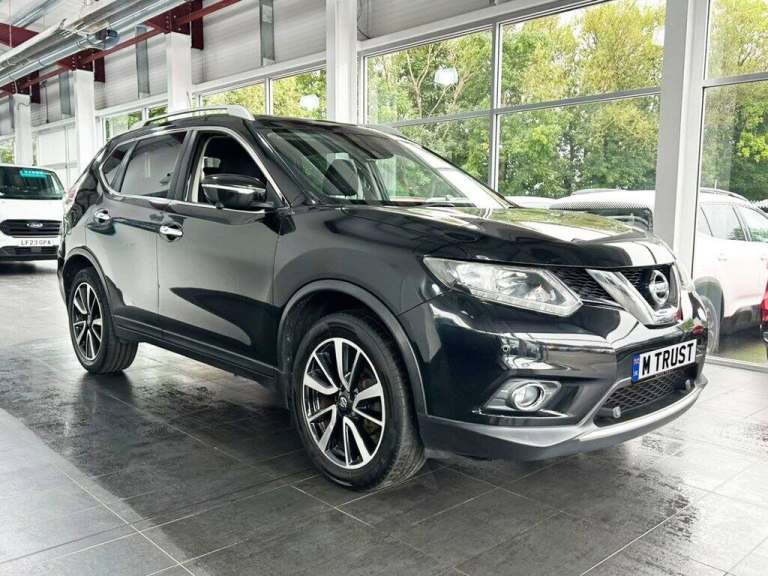 2017 Nissan X-Trail 1.6 dCi N-Vision SUV 5dr Diesel Manual Euro 6 (s/s) (130 ps) 2 FORMER OWNER E...