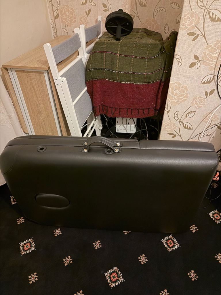 Massage table bed 