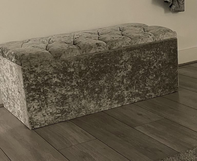 Crushed velvet ottoman 