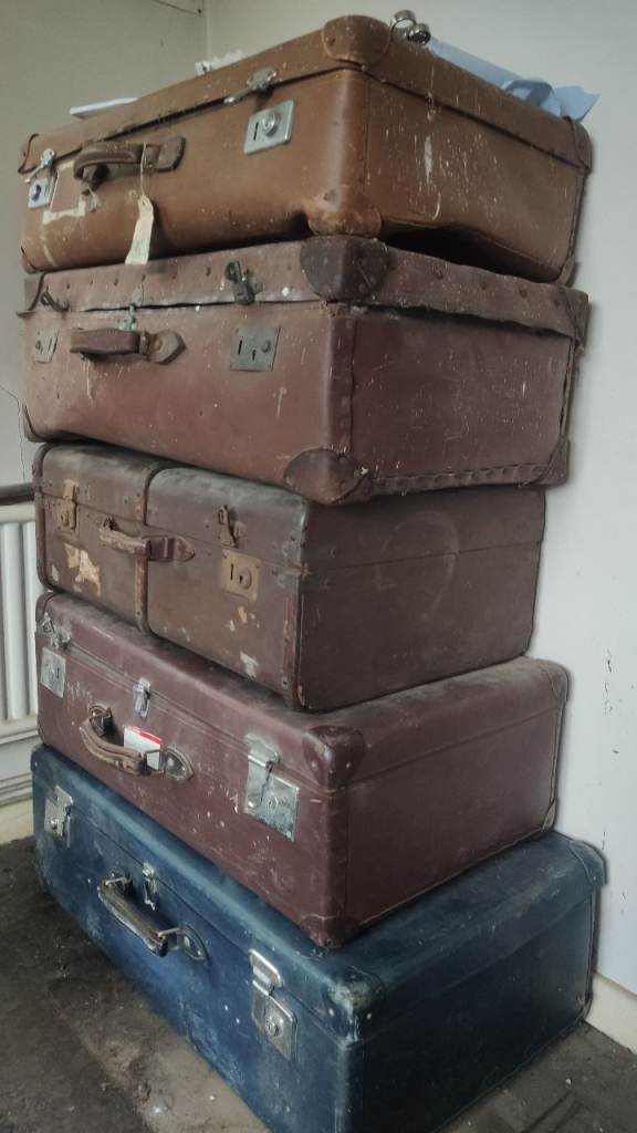 image for Old/Vintage suitcases