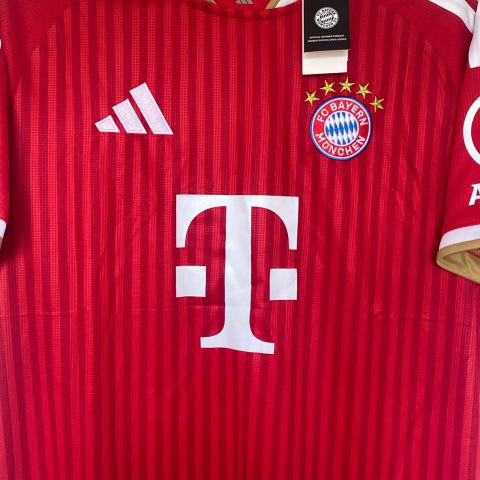 Bayern Munich 26/27 Home Shirt Kane 9 Bundesliga patch Short
