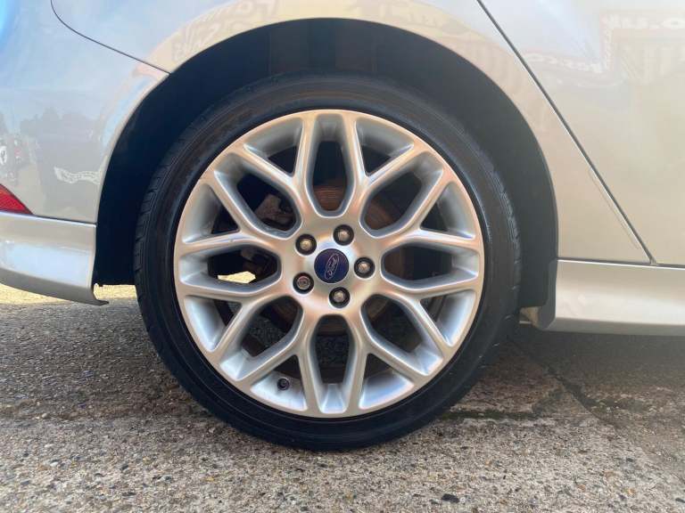 FORD FOCUS 1.5 ST-LINE DIESEL VERY GOOD CONDITION NEW CAMBELT KIT SERVICE MOT