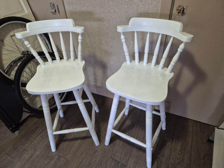 Pair of White Wooden Bar Stools – Good Condition