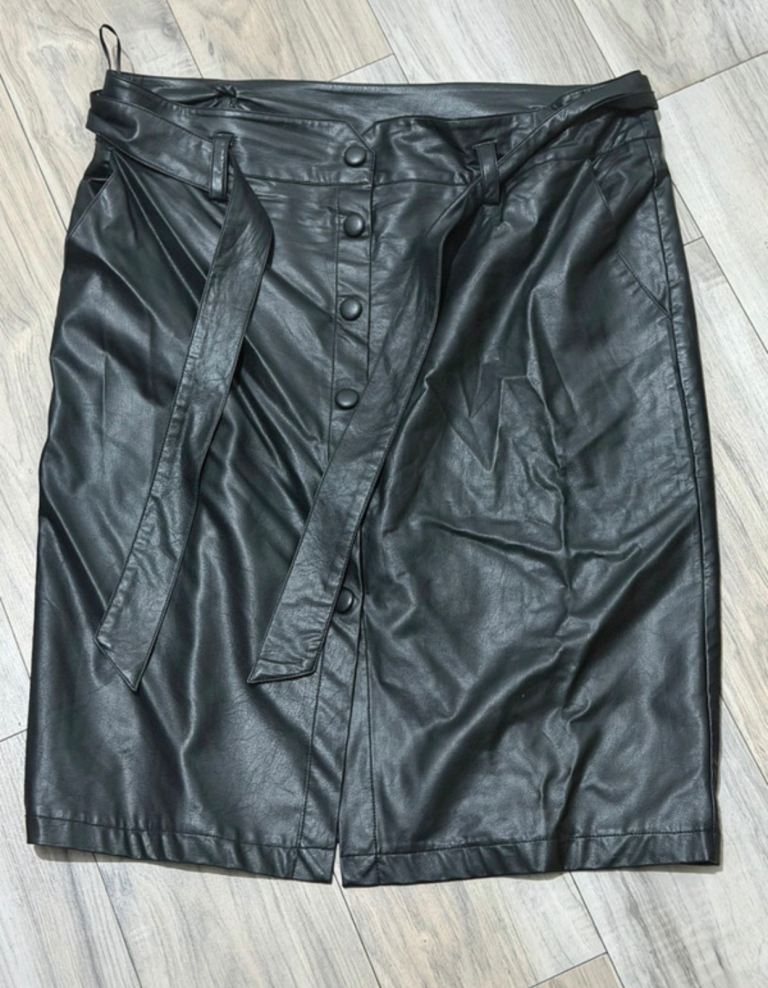 New Look Black Faux Leather Skirt UK 16 with Belt