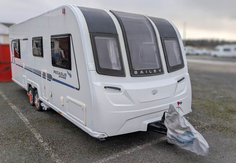 Stunning Like New Bailey Pegasus Messina Grande 2019
