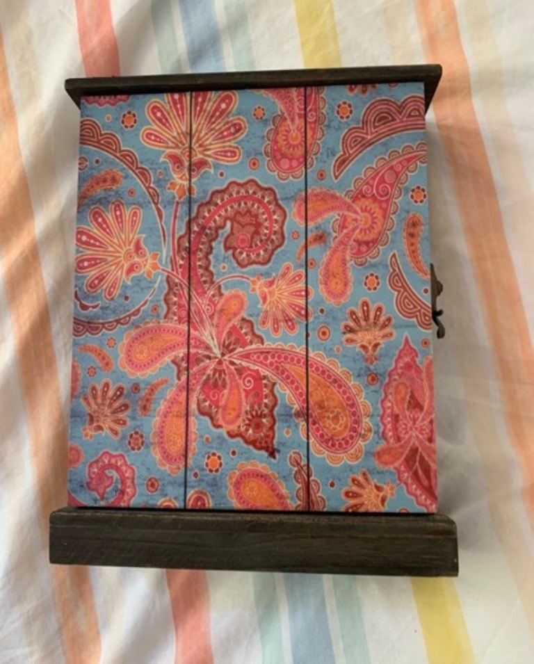  Brown & red Colourful paisley design wooden box. Hooks inside for holding jewellery 