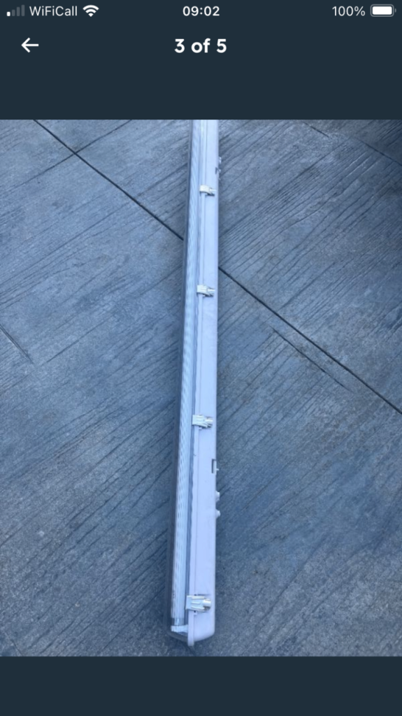 5ft Fluorescent fitting and tube