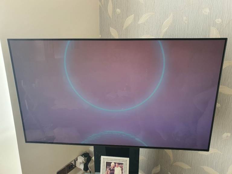 LG OLED TV 48"