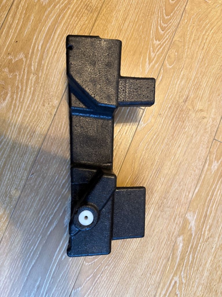 AUDI A1 8X 3DR FRONT RIGHT FOAM HOLDER 8X3837848