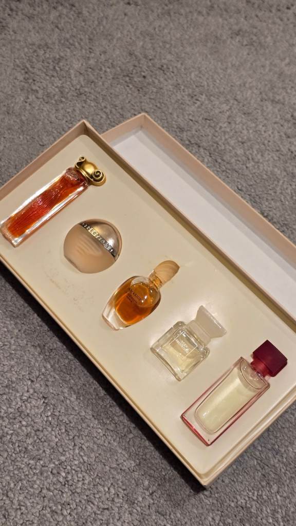 Vintage miniature ladies Eau de Parfum