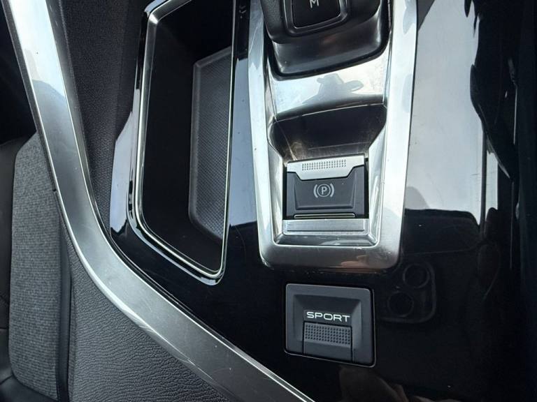 2017 Peugeot 3008 1.2 Puretech Allure 5dr EAT6 HATCHBACK PETROL Automatic