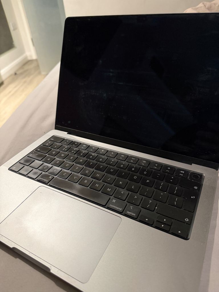 MacBook Pro 14” M1 Pro (2021) – 16GB / 512GB SSD
