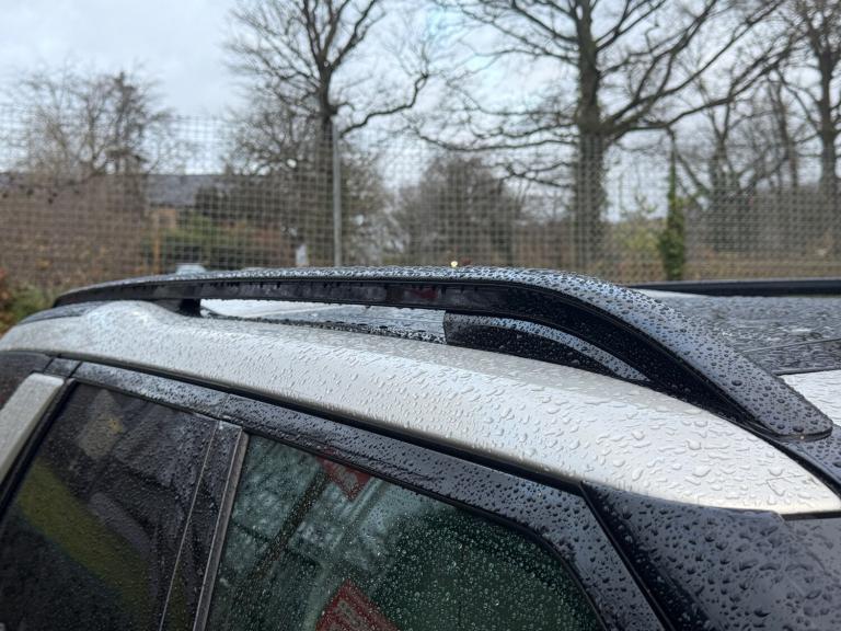 2017 Land Rover Discovery 3.0 TDV6 HSE Automatic 4WD Euro 6 5dr SUV Diesel Automatic