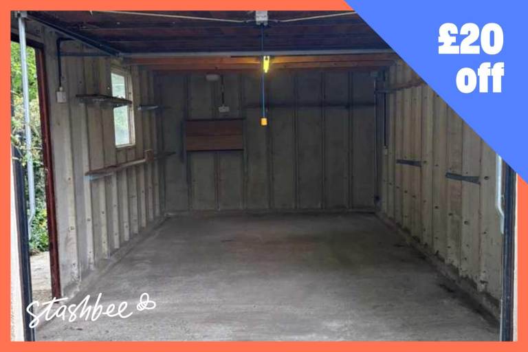 Garage to rent in London (W14) | Stashbee