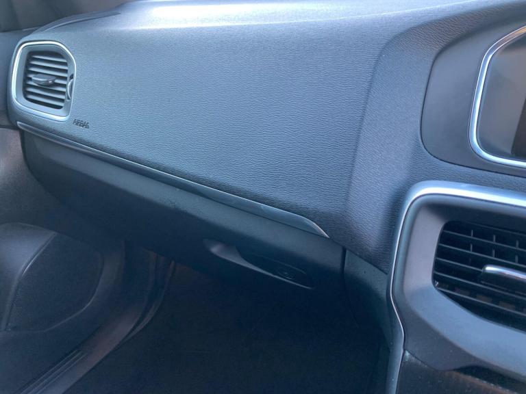 2016 Volvo V40 D2 [120] R DESIGN Nav Plus 5dr HATCHBACK DIESEL Manual