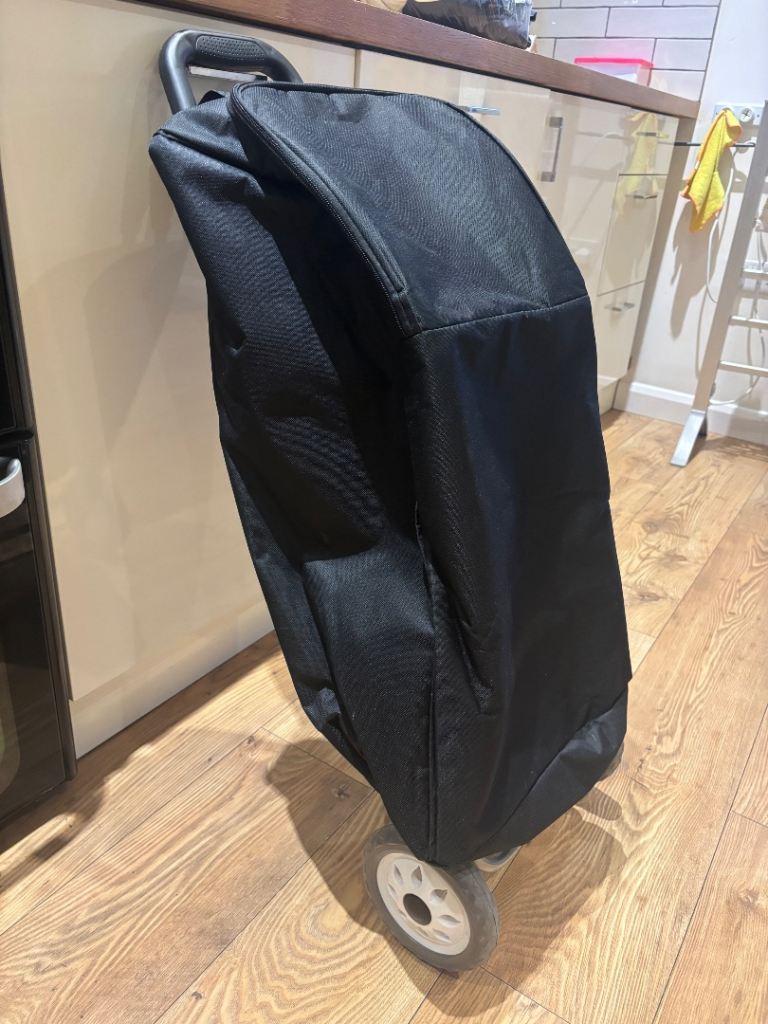 Black Wheeled Shopping Trolley Bag – Good Condition