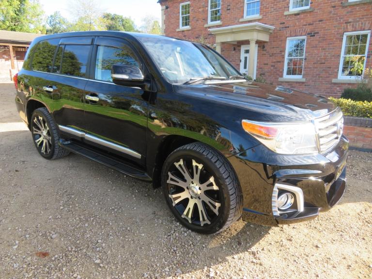 2014 Toyota Land Cruiser Amazon 4.6 ZX V8 PETROL WALD BODY KIT  8 SEATER 4x4 Petrol Automatic