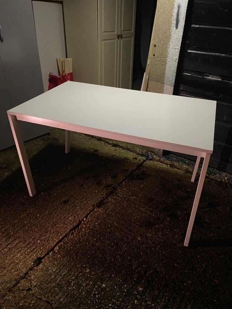 Free local delivery table with metal legs 