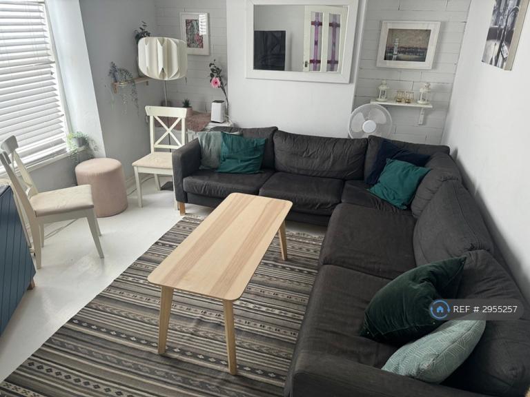 4 bedroom house in Planet Street, Cardiff, CF24 (4 bed) (#2955257)