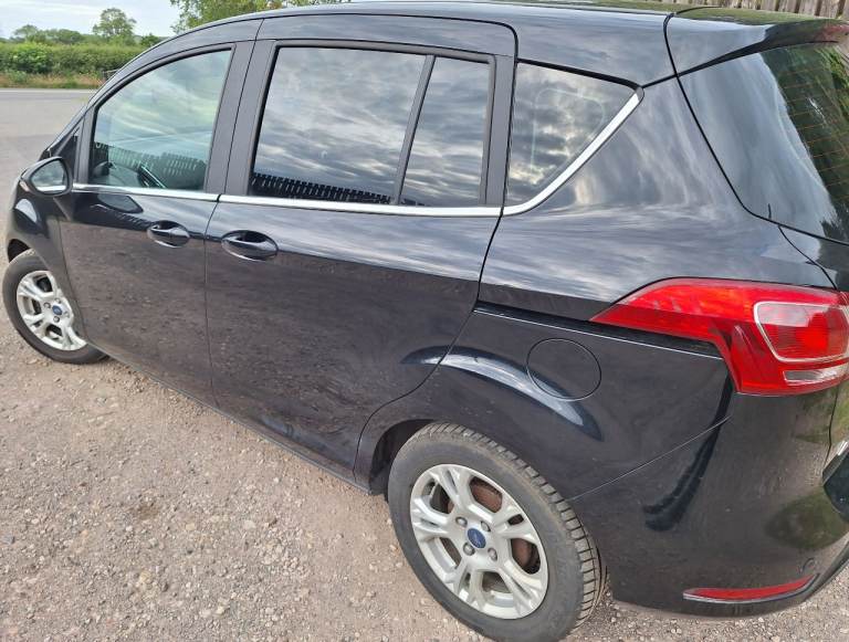 Ford bmax zetec 2015 1.0 petrol full service history