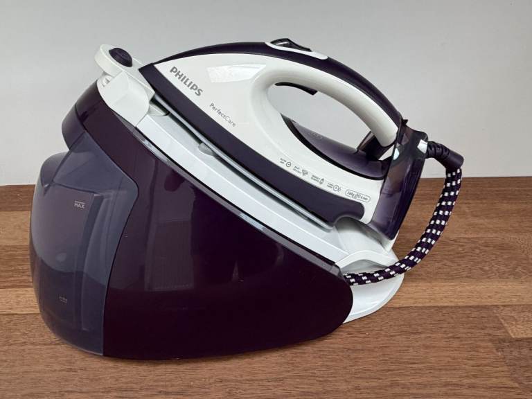 Philips PerfectCare Expert Steam Iron - Perfect for ALL Fabrics including Silk